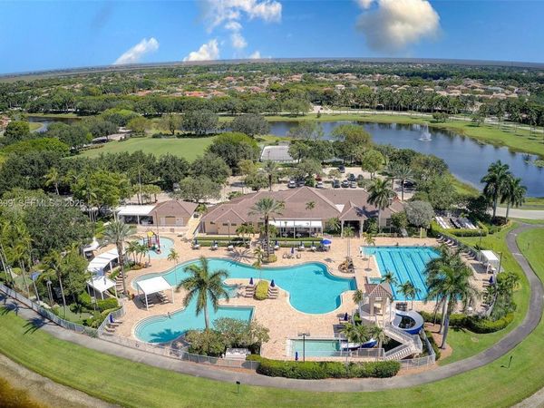 899 Phoenix Way, Weston, FL 33327