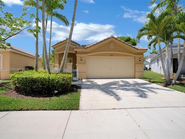 899 Phoenix Way , Weston, FL 33327