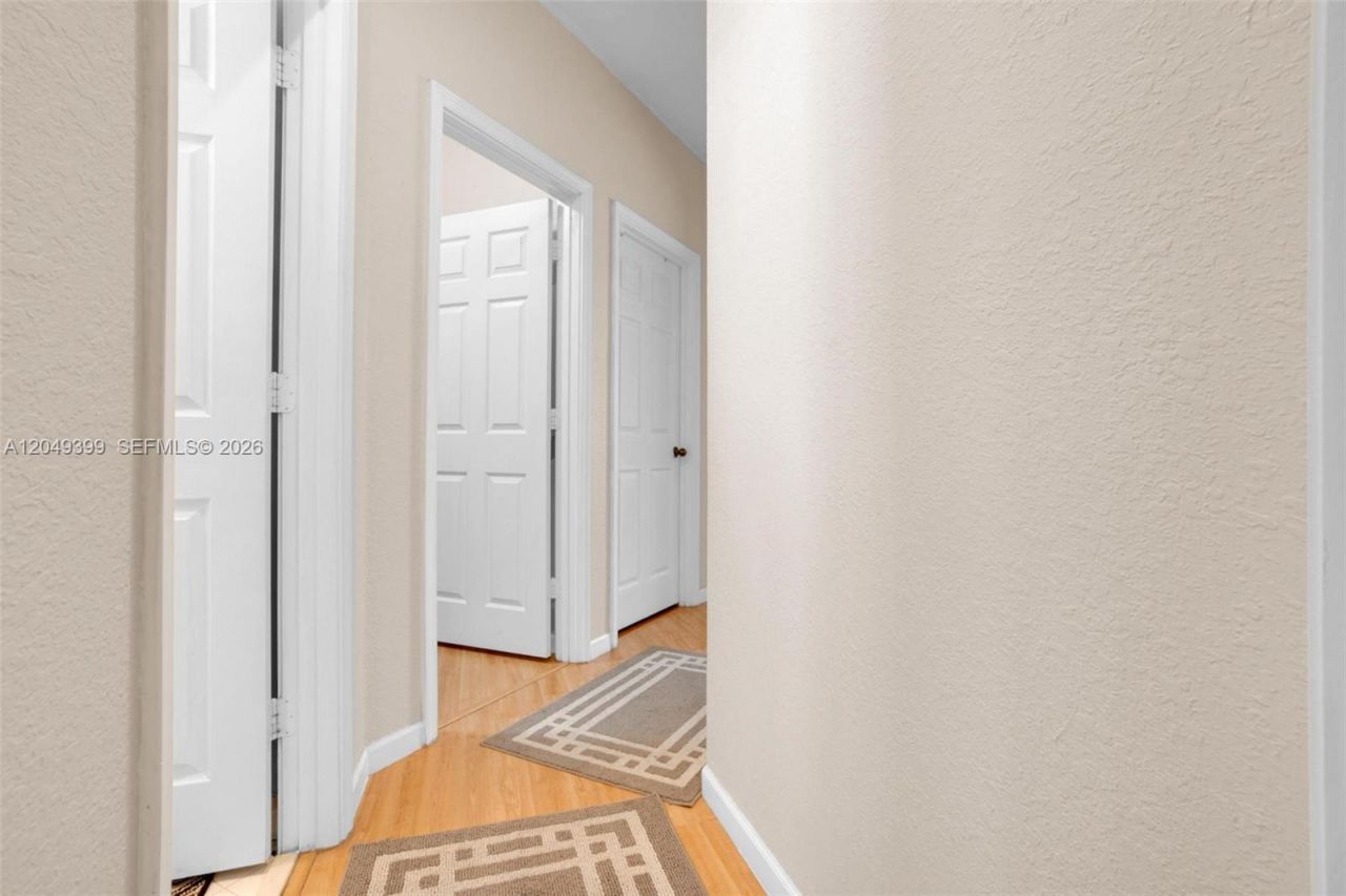 899 Phoenix Way , Weston, FL 33327 Photo