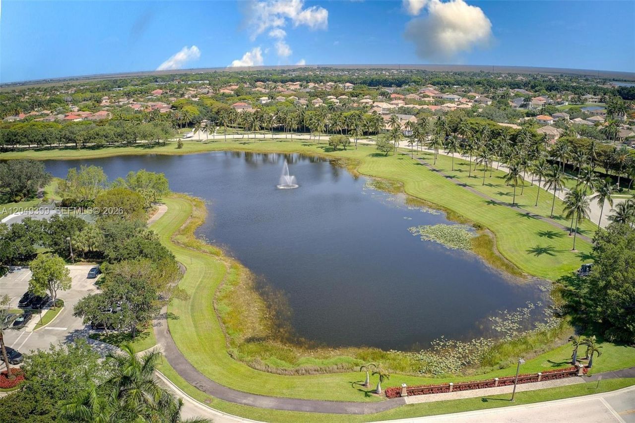 899 Phoenix Way, Weston, FL 33327 Photo