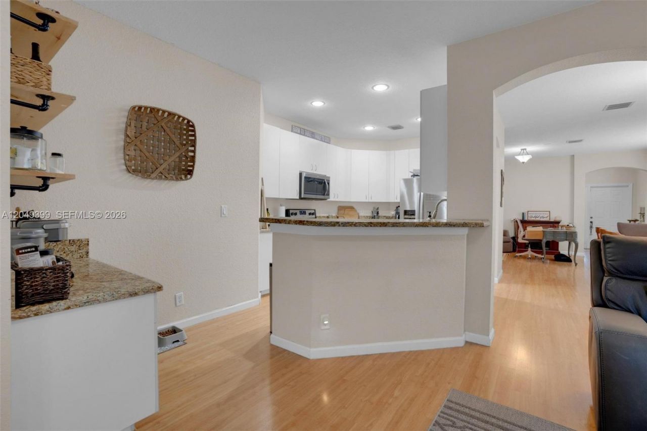 899 Phoenix Way , Weston, FL 33327 Photo