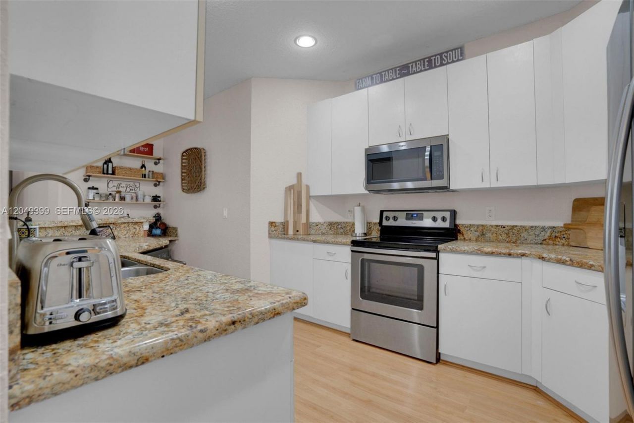 899 Phoenix Way , Weston, FL 33327 Photo