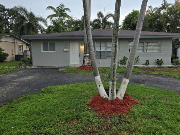 2111 N 57th Terrace, Hollywood, FL 33021