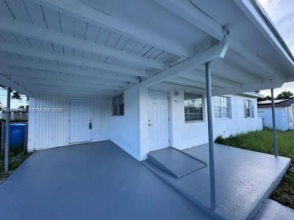 4221 SW 39th St , West Park, FL 33023