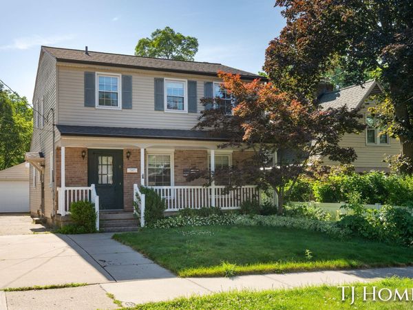 8 Wallinwood Avenue NE, Grand Rapids, MI 49503