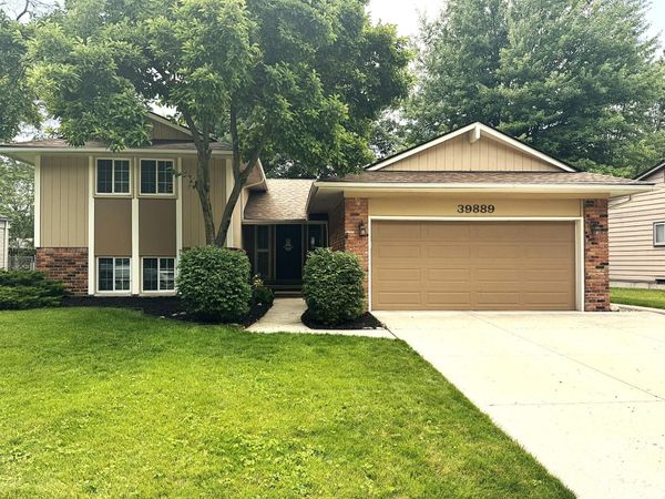 39889 Coronation Road, Canton, MI 48188
