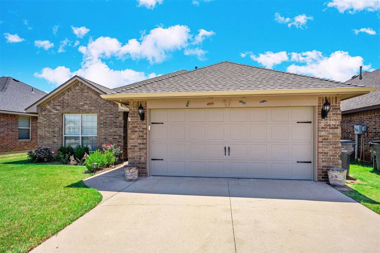 2216 SW Edinburough Dr, Lawton, OK 73505 Main Photo