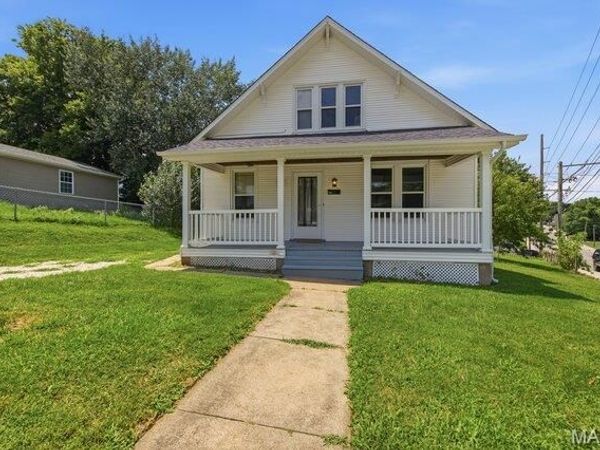 301 Macarthur Street , Washington, MO 63090
