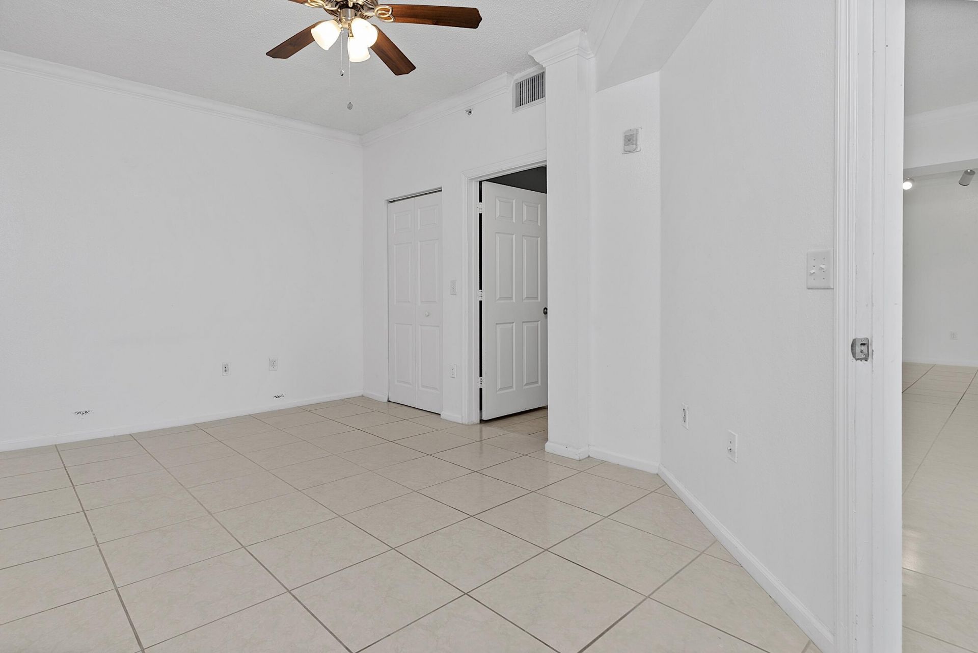 533 NE 3rd Avenue, Unit 515, Fort Lauderdale, FL 33301 Photo