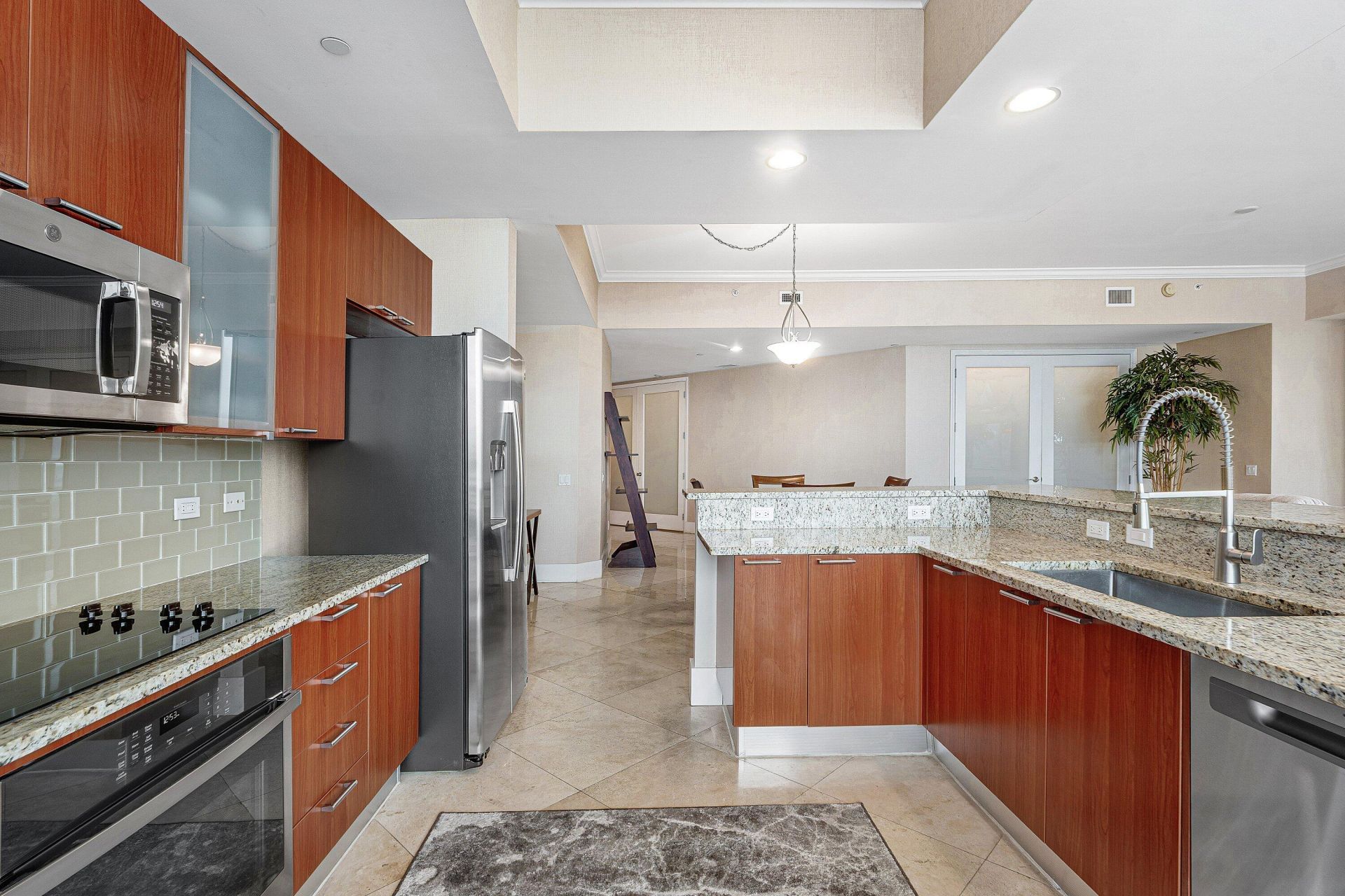 2640 Lake Shore Drive, Unit 107, Riviera Beach, FL 33404 Photo