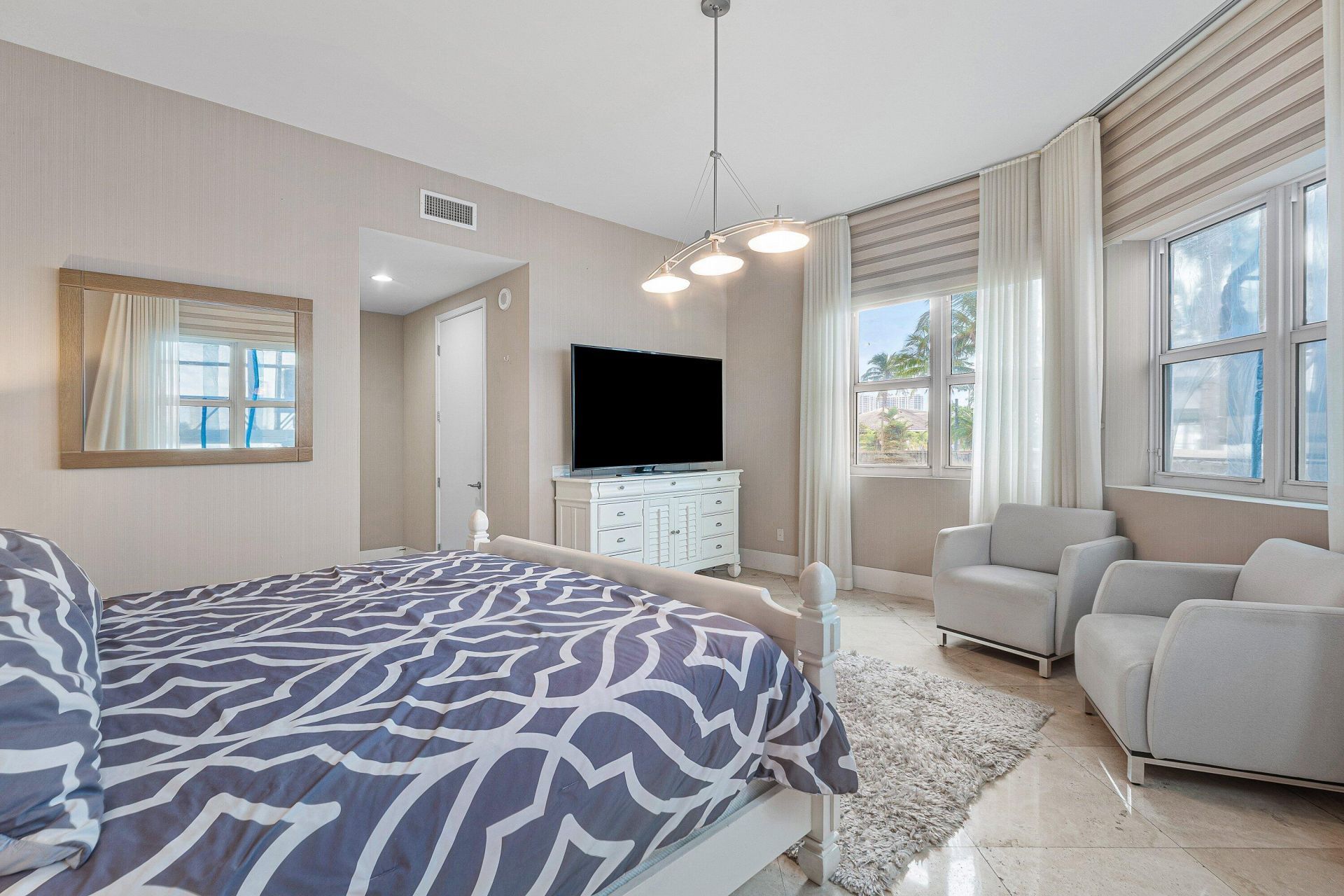 2640 Lake Shore Drive, Unit 107, Riviera Beach, FL 33404 Photo