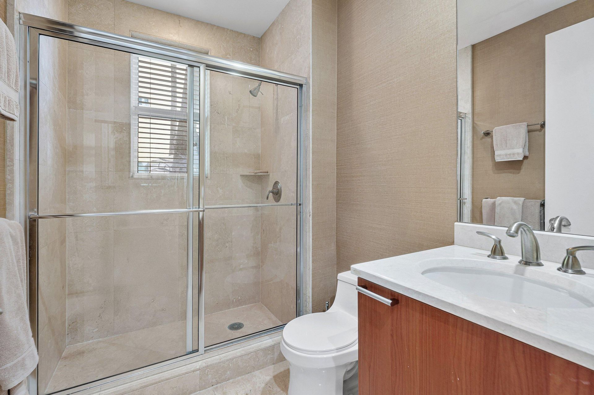 2640 Lake Shore Drive, Unit 107, Riviera Beach, FL 33404 Photo