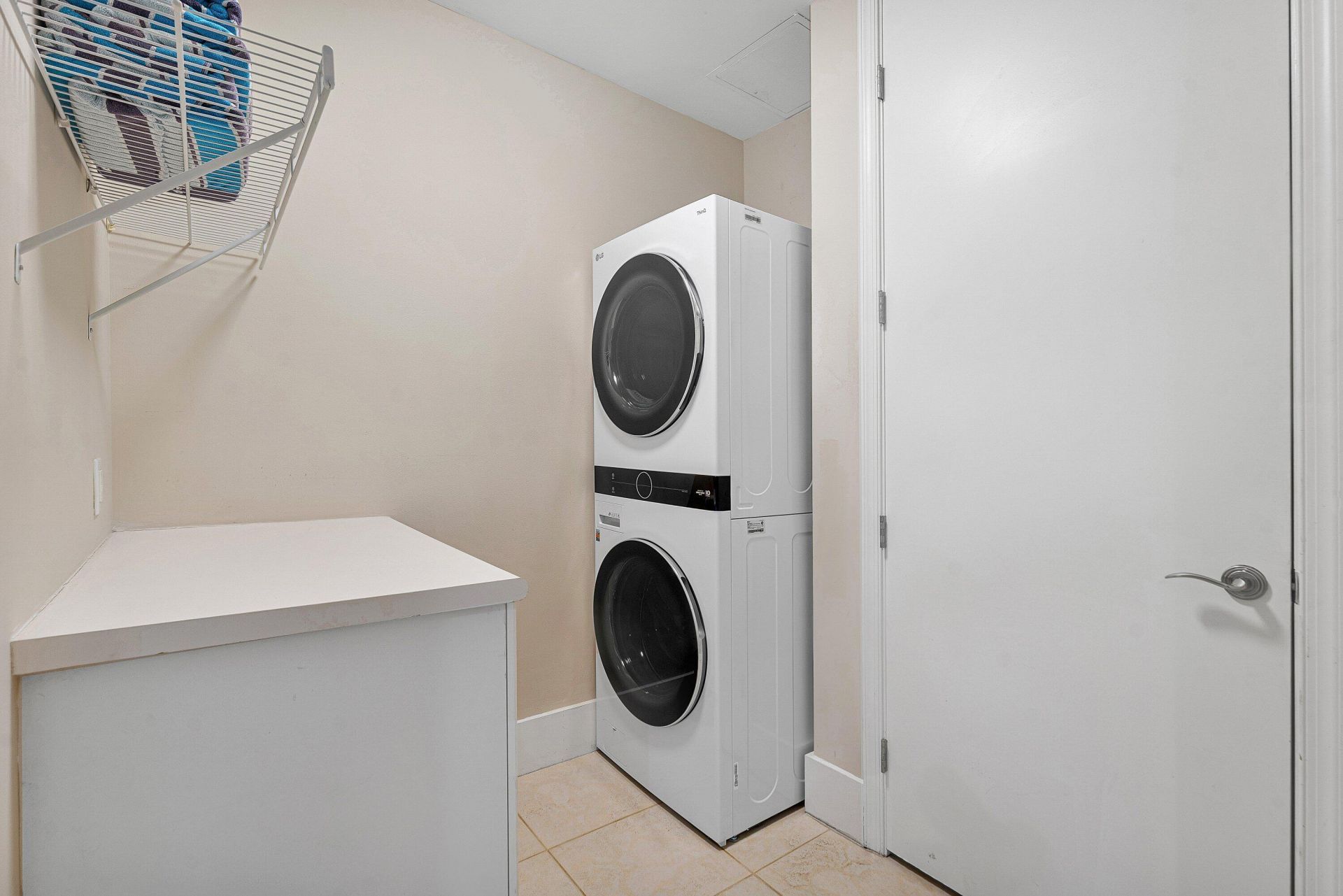 2640 Lake Shore Drive, Unit 107, Riviera Beach, FL 33404 Photo