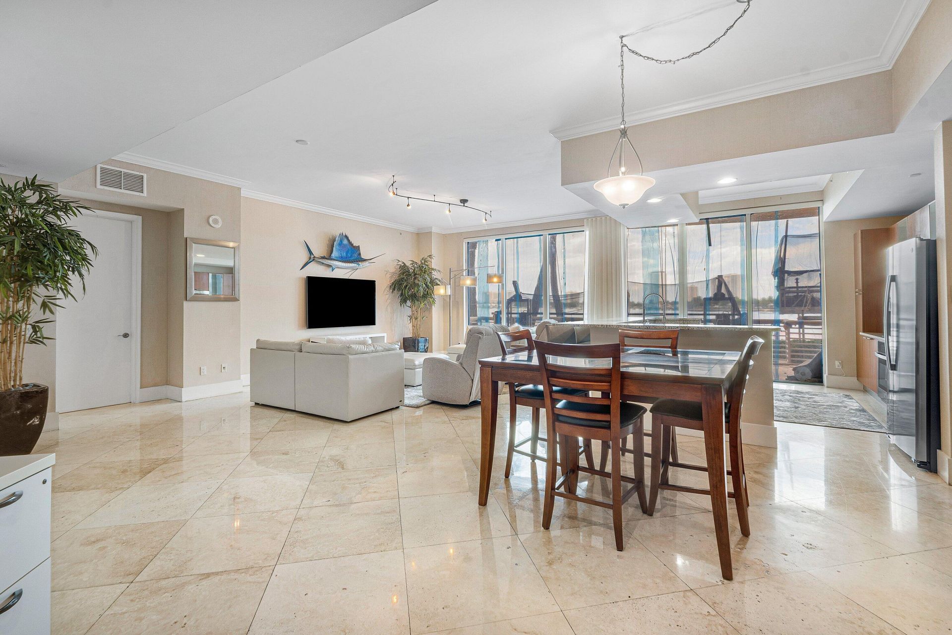 2640 Lake Shore Drive, Unit 107, Riviera Beach, FL 33404 Photo