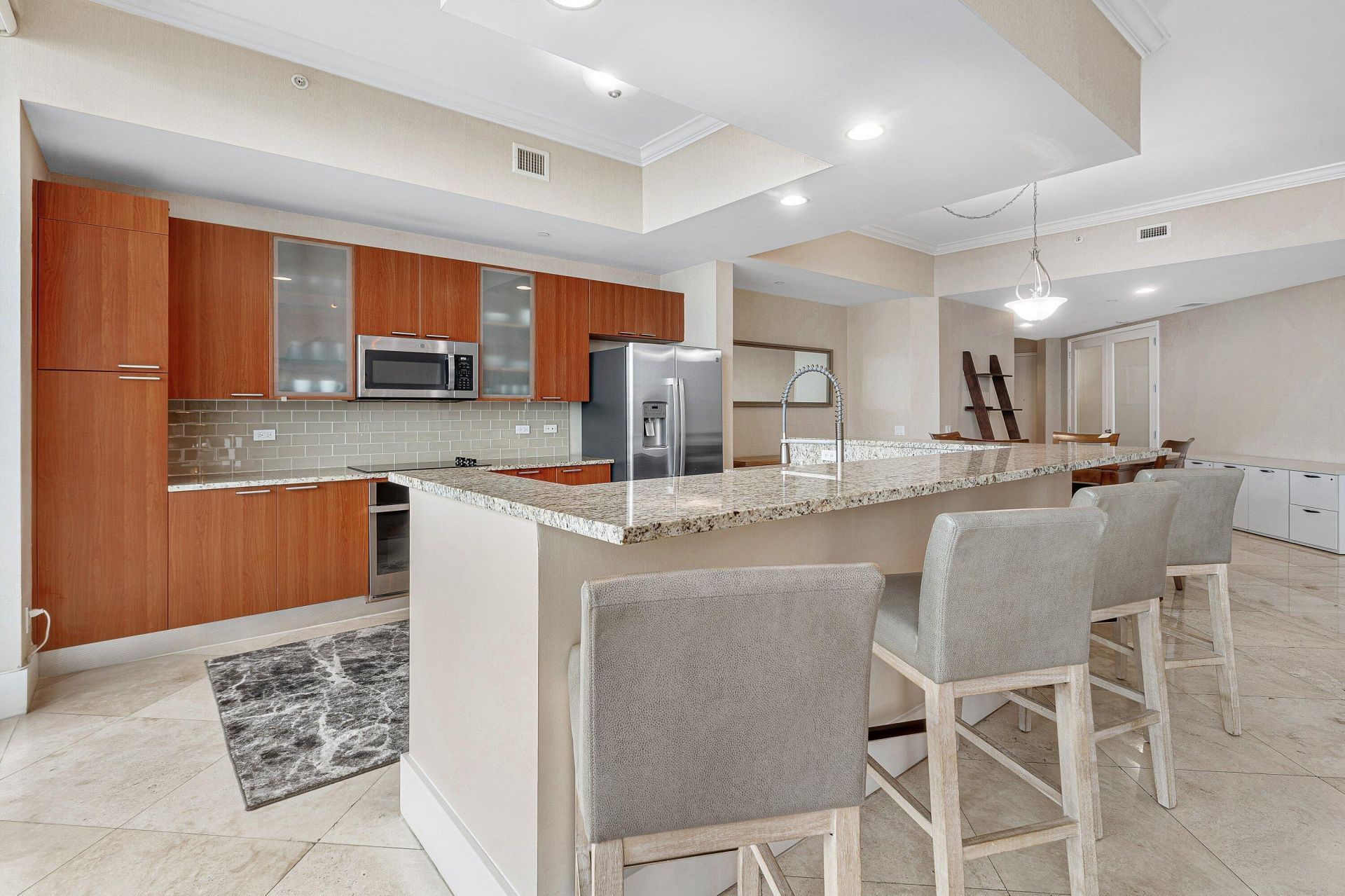 2640 Lake Shore Drive, Unit 107, Riviera Beach, FL 33404 Photo