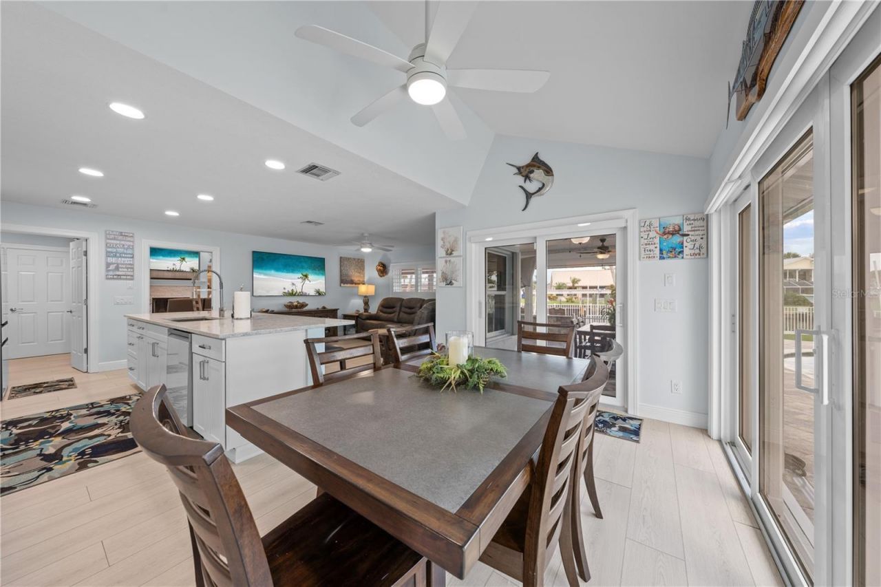 123 Queen Ann Court, Hutchinson Island, FL 34949 Photo