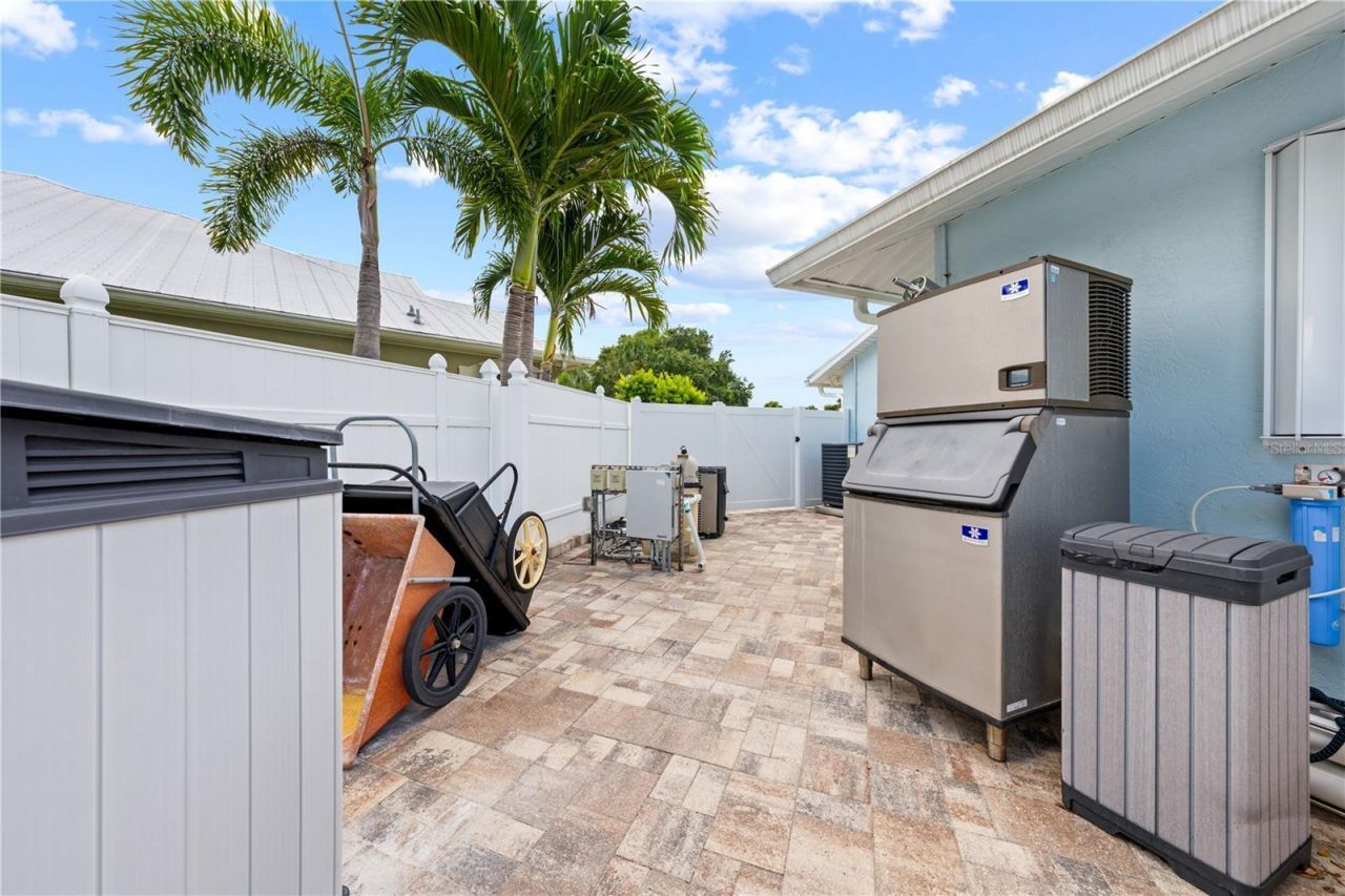 123 Queen Ann Court, Hutchinson Island, FL 34949 Photo