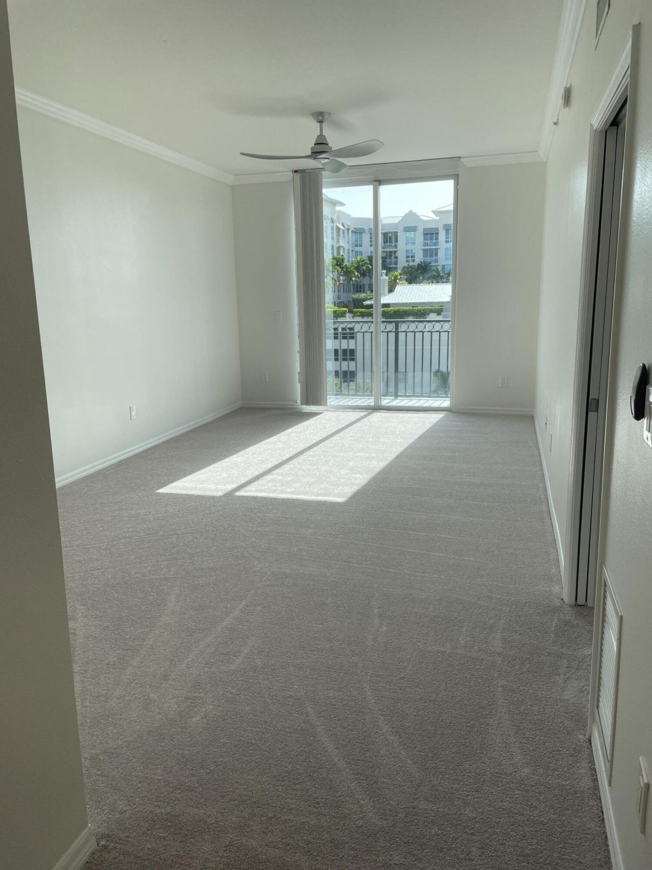 600 S Dixie Highway, Unit 825, West Palm Beach, FL 33401 Photo