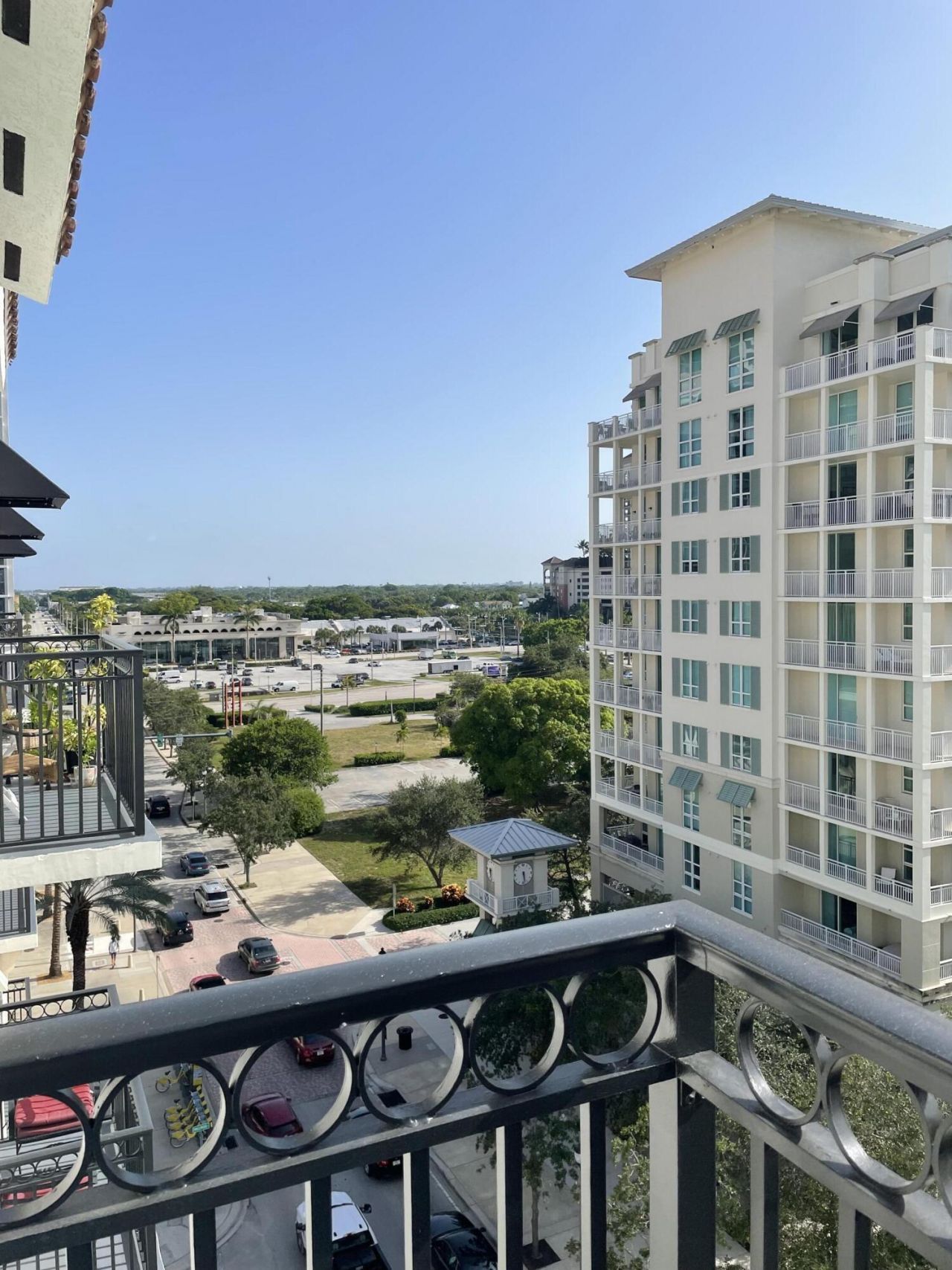 600 S Dixie Highway, Unit 825, West Palm Beach, FL 33401 Photo