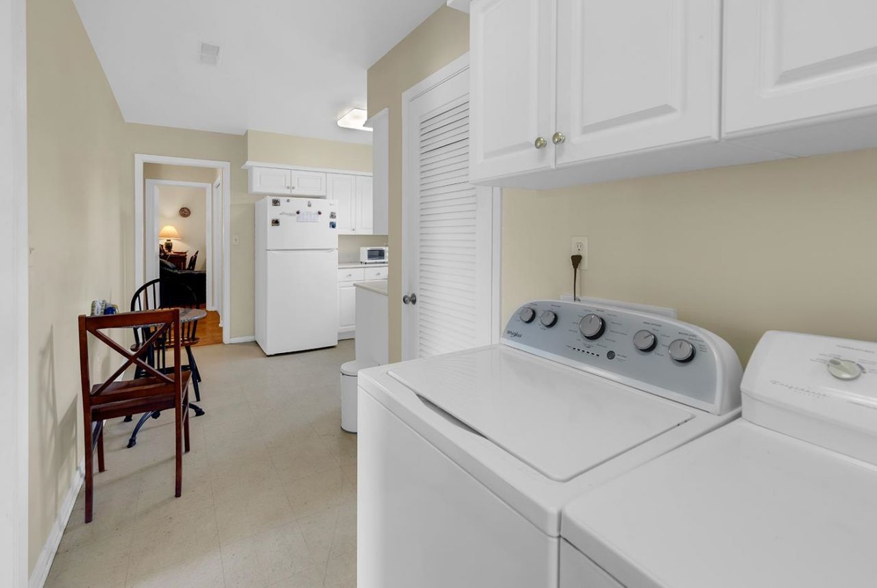 680 Pelican Ave. Photo 10