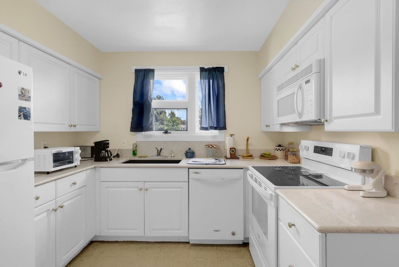680 Pelican Ave. Photo 12