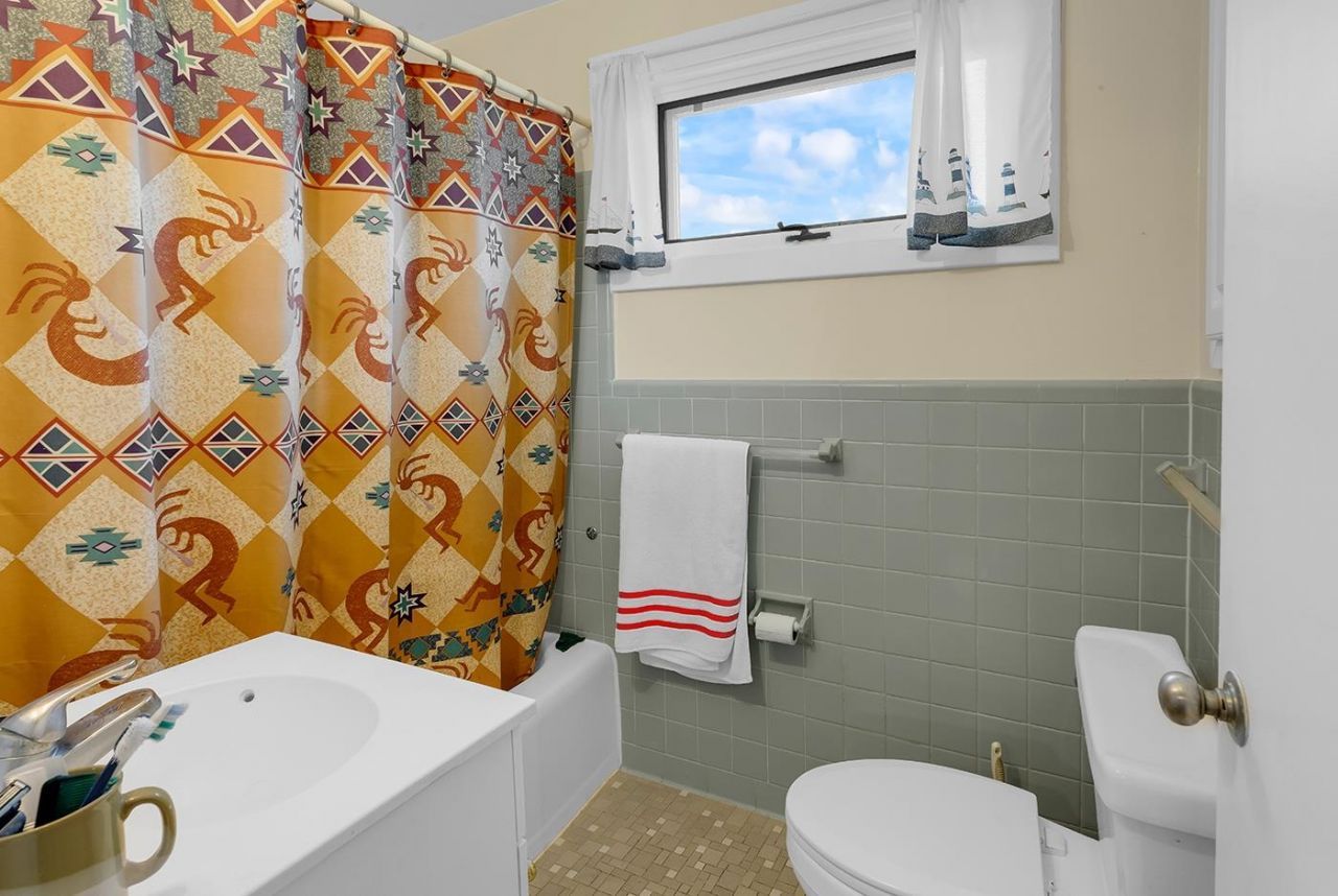 680 Pelican Ave. Photo 15