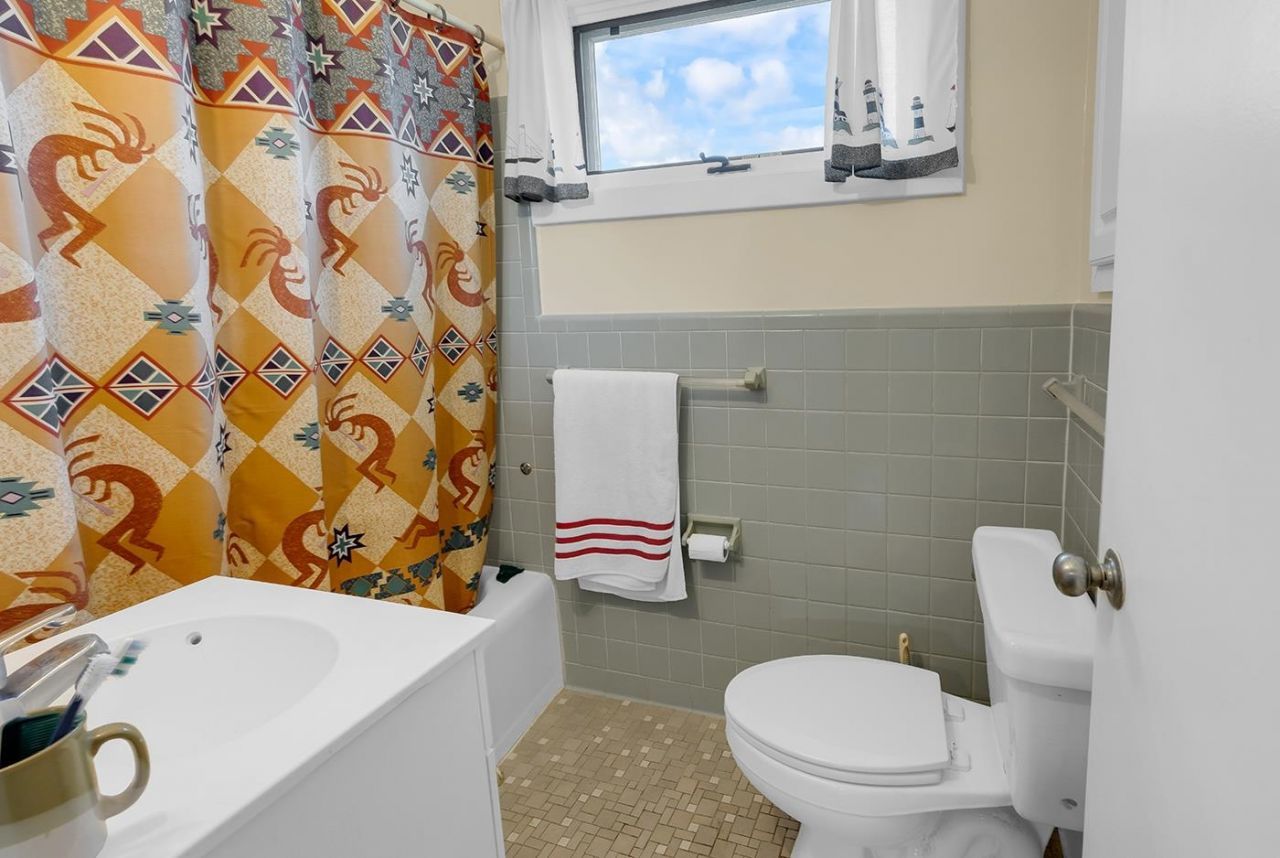 680 Pelican Ave. Photo 16