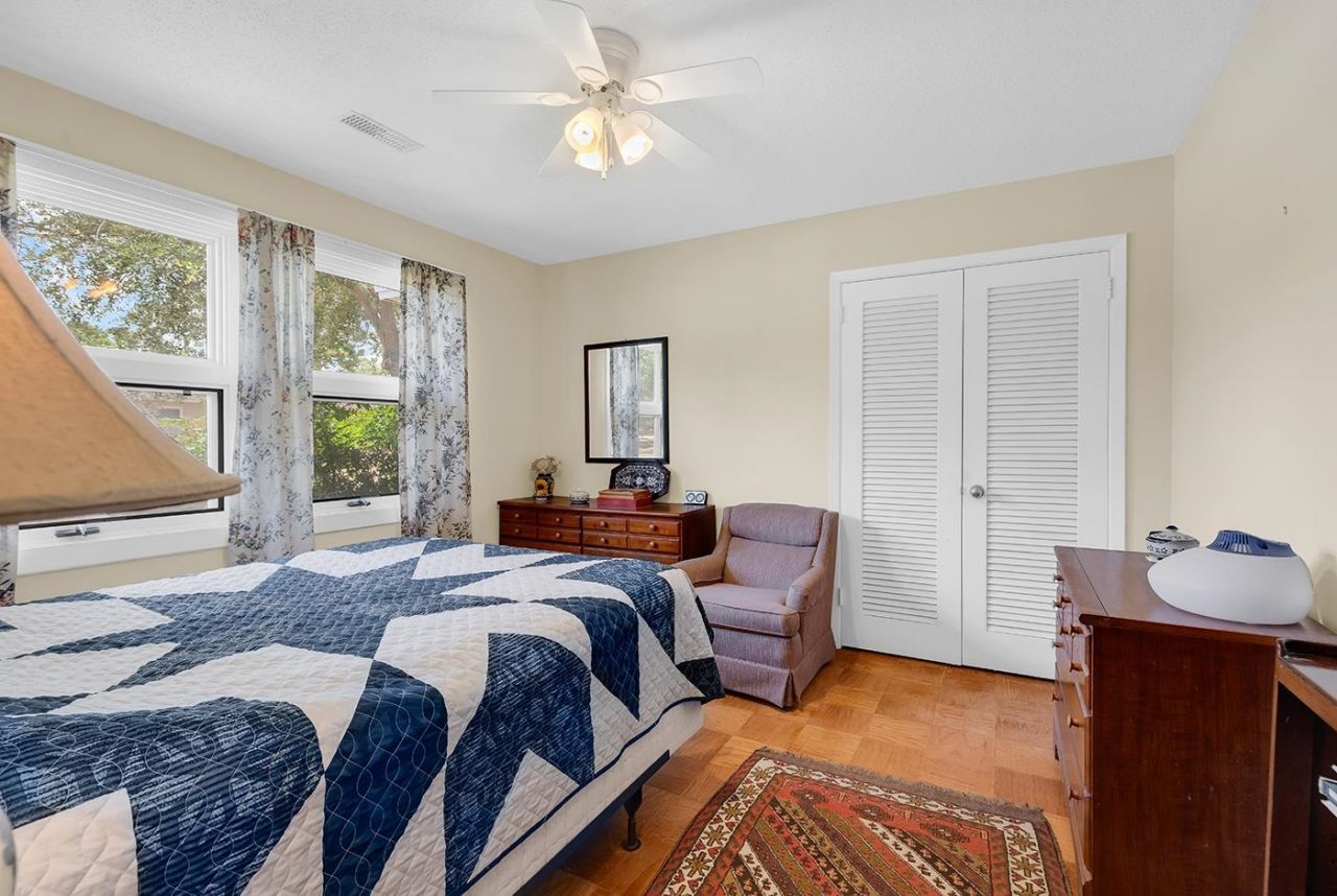 680 Pelican Ave. Photo 21