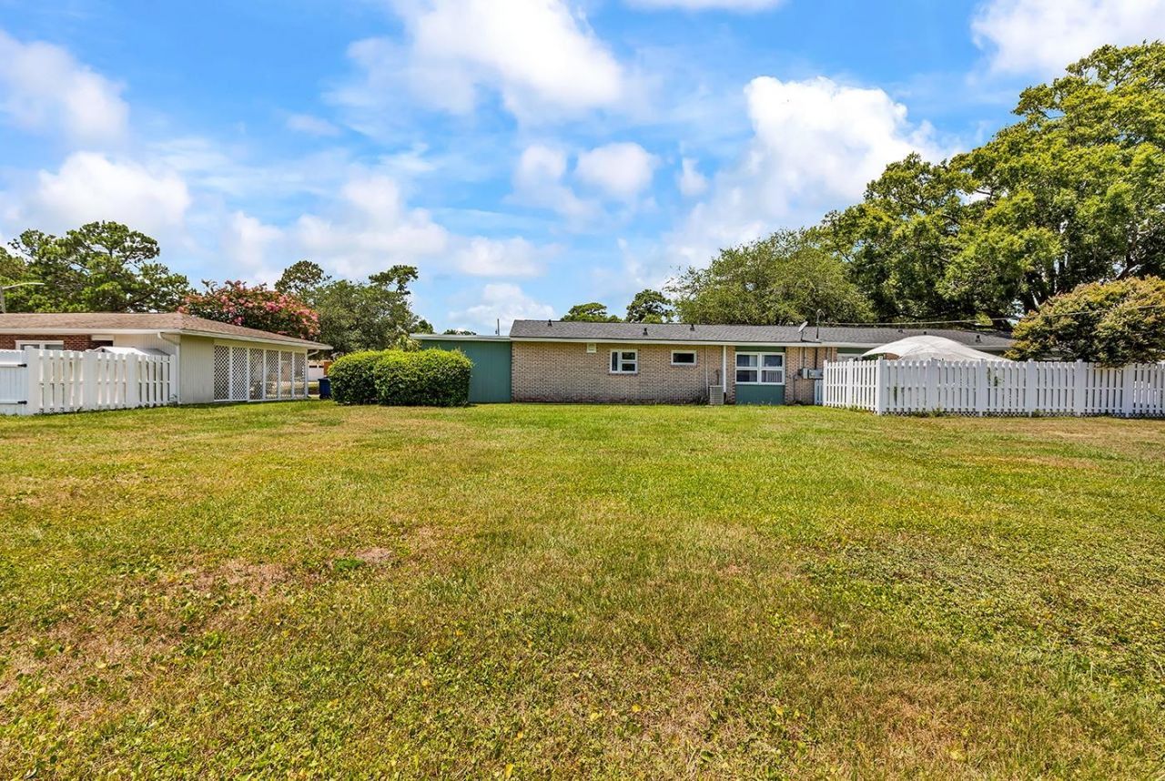 680 Pelican Ave. Photo 30