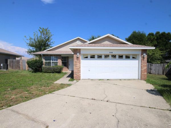 386 Mizzen Ln, Pensacola, FL 32507