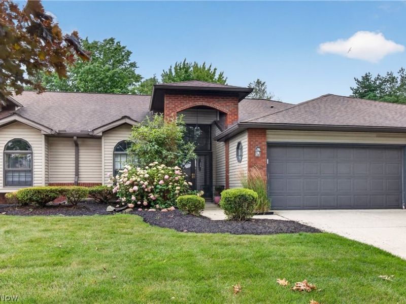 5242 Parkhurst Drive, Sheffield Village, OH 44054 Photo 1