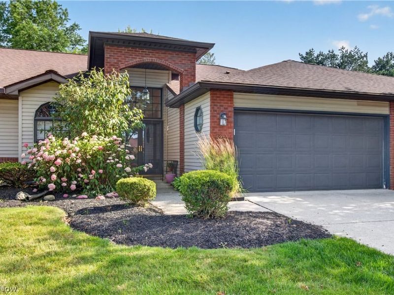 5242 Parkhurst Drive, Sheffield Village, OH 44054 Photo 2