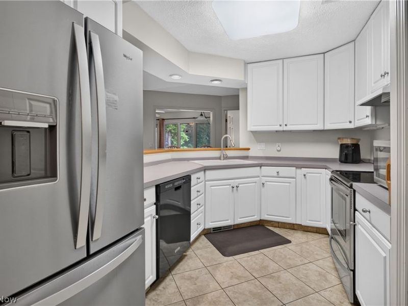 5242 Parkhurst Drive, Sheffield Village, OH 44054 Photo 28
