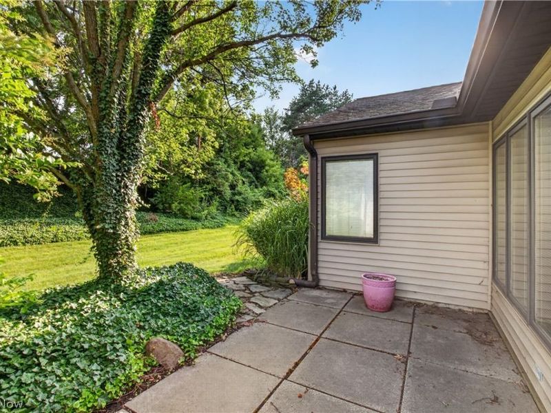 5242 Parkhurst Drive, Sheffield Village, OH 44054 Photo 34