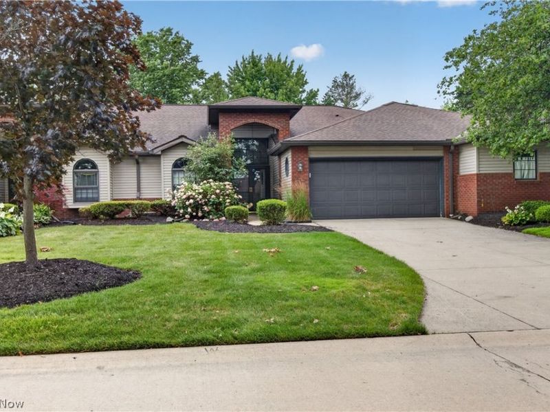 5242 Parkhurst Drive, Sheffield Village, OH 44054 Photo 4