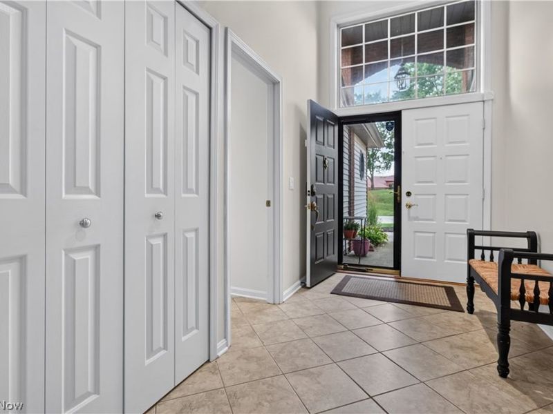 5242 Parkhurst Drive, Sheffield Village, OH 44054 Photo 5
