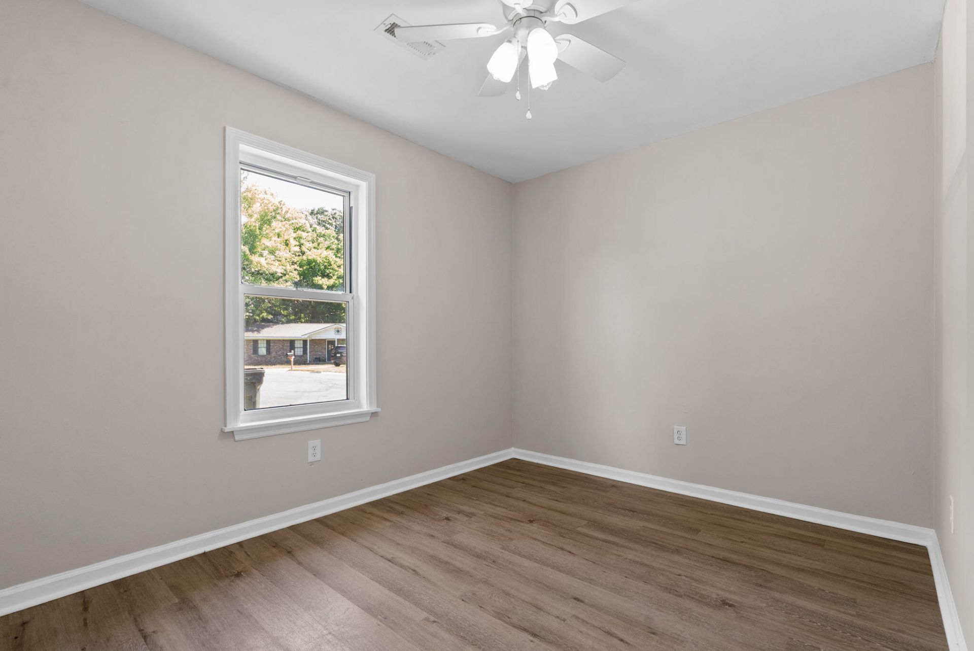 107 Hill Court Photo 12