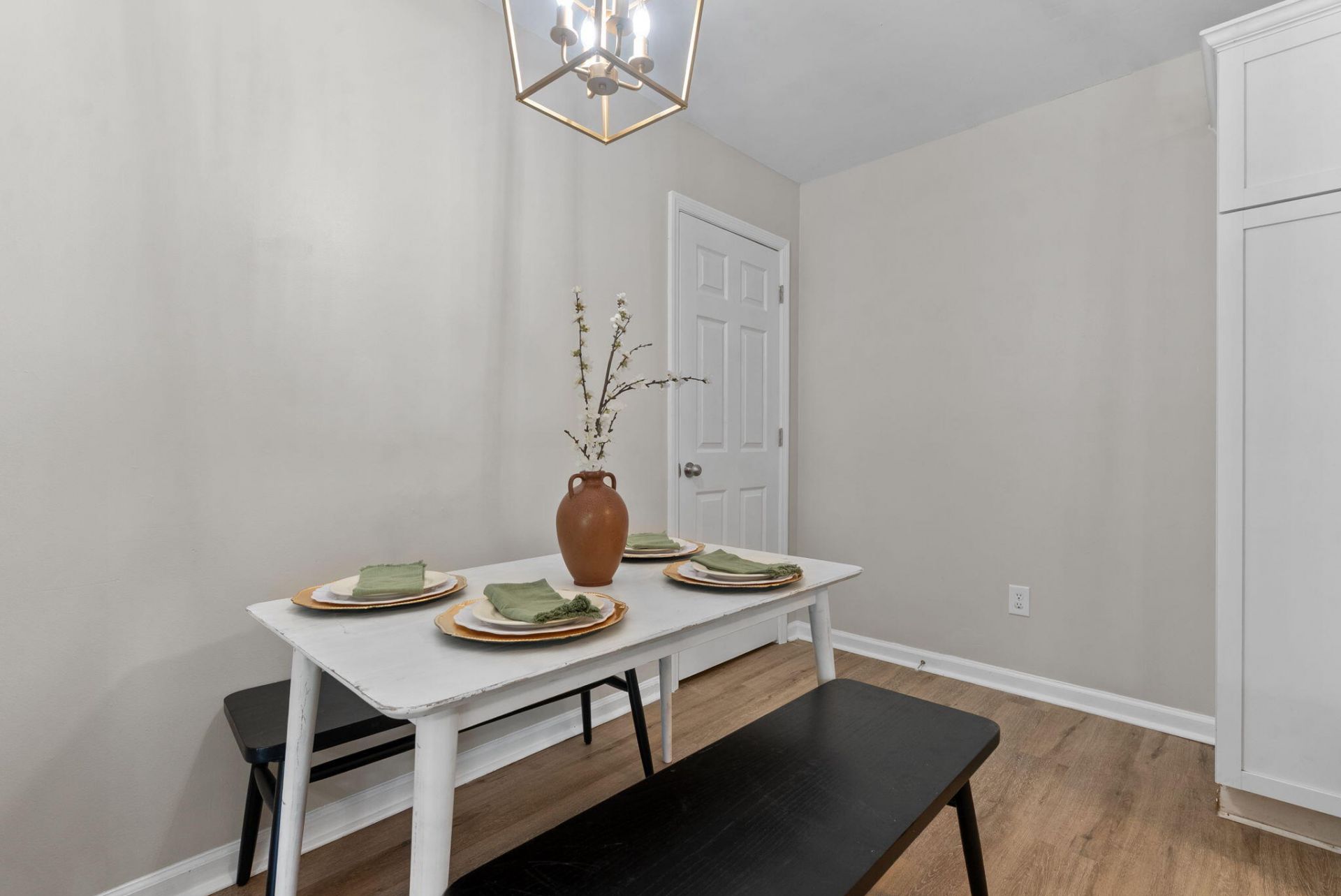 107 Hill Court Photo 6