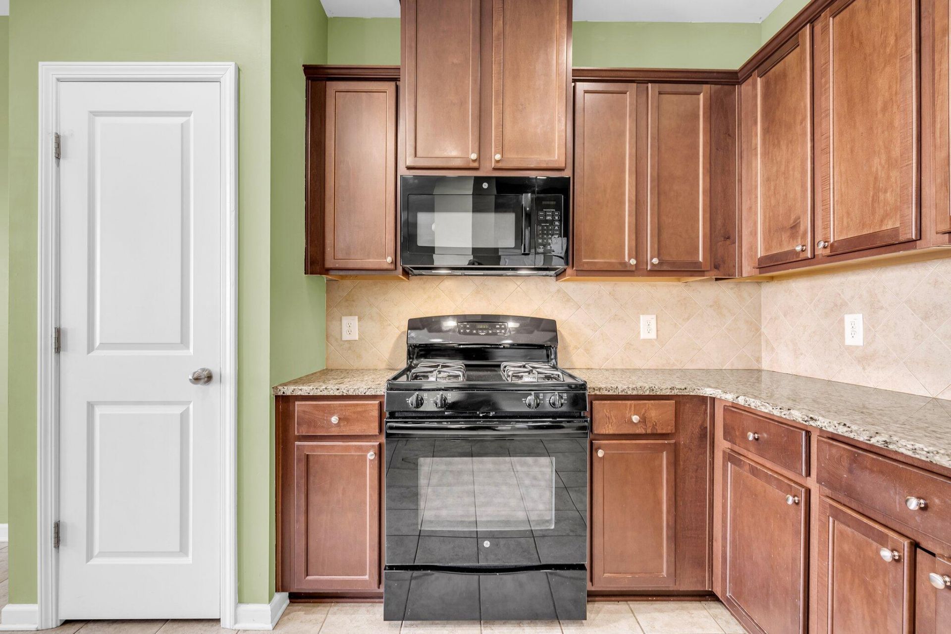 139 Blackwater Way Photo 10