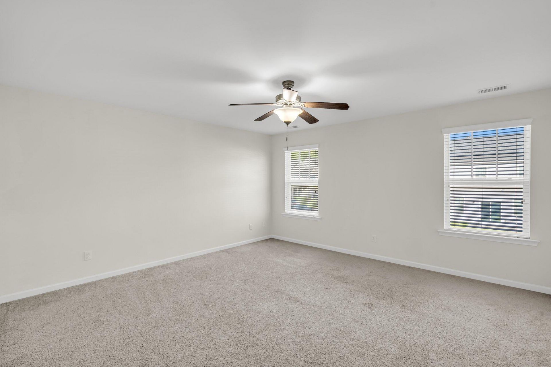 139 Blackwater Way Photo 17