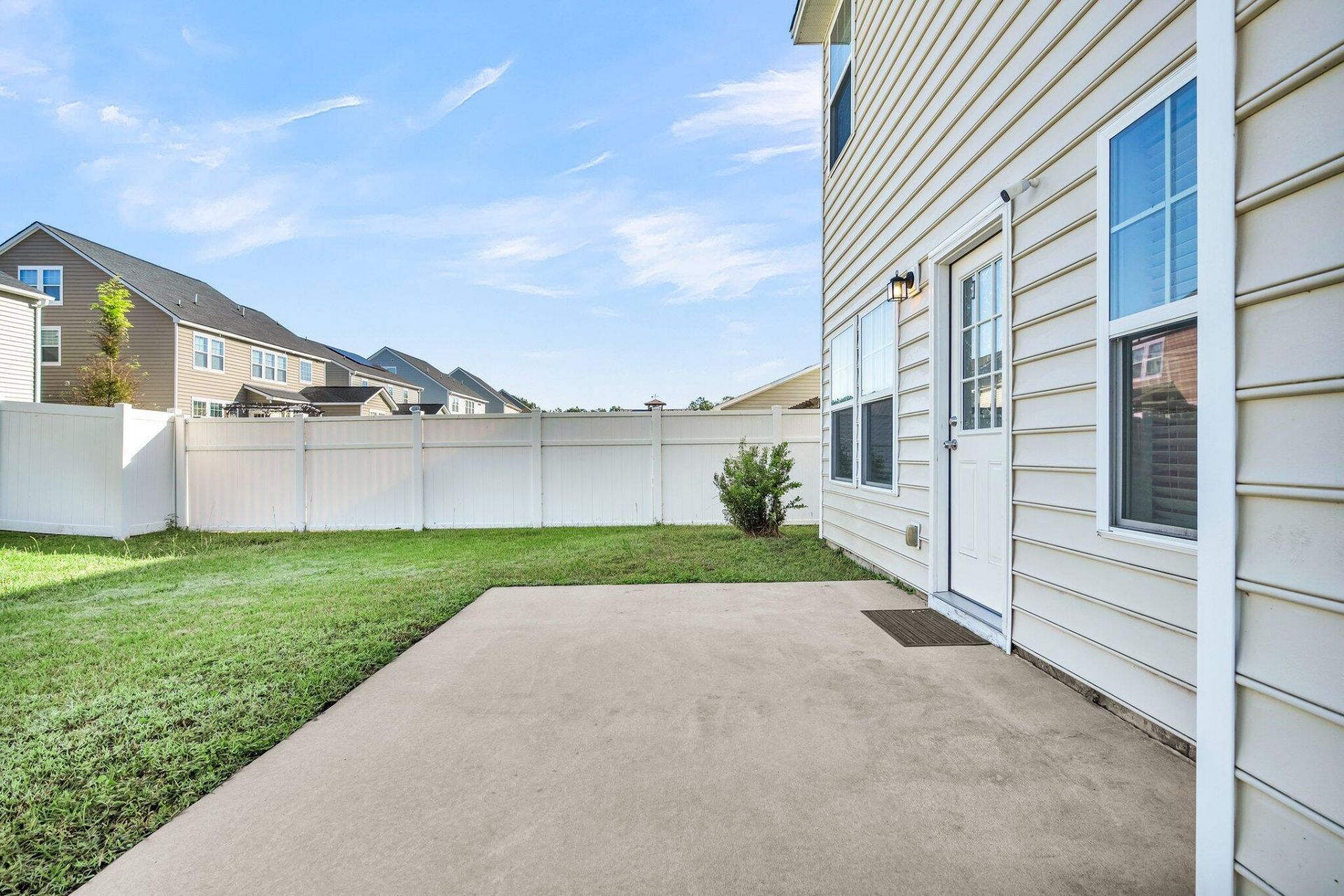 139 Blackwater Way Photo 19