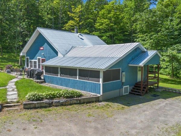 114 W Woodbury Road, Woodbury, VT 05680