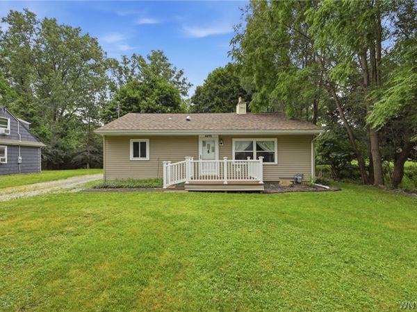 4875 Meadowbrook Road , Buffalo, NY 14221