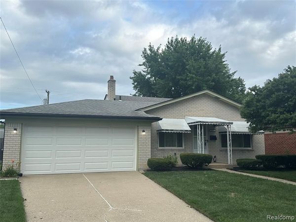 32812 Columbus Drive, Warren, MI 48088