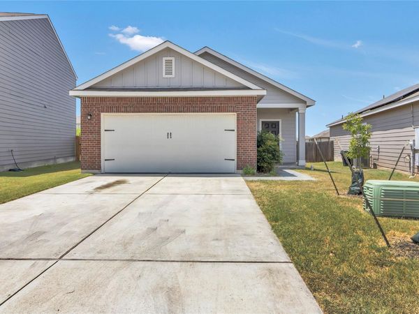 360 Bell Rings DR, Jarrell, TX 76537
