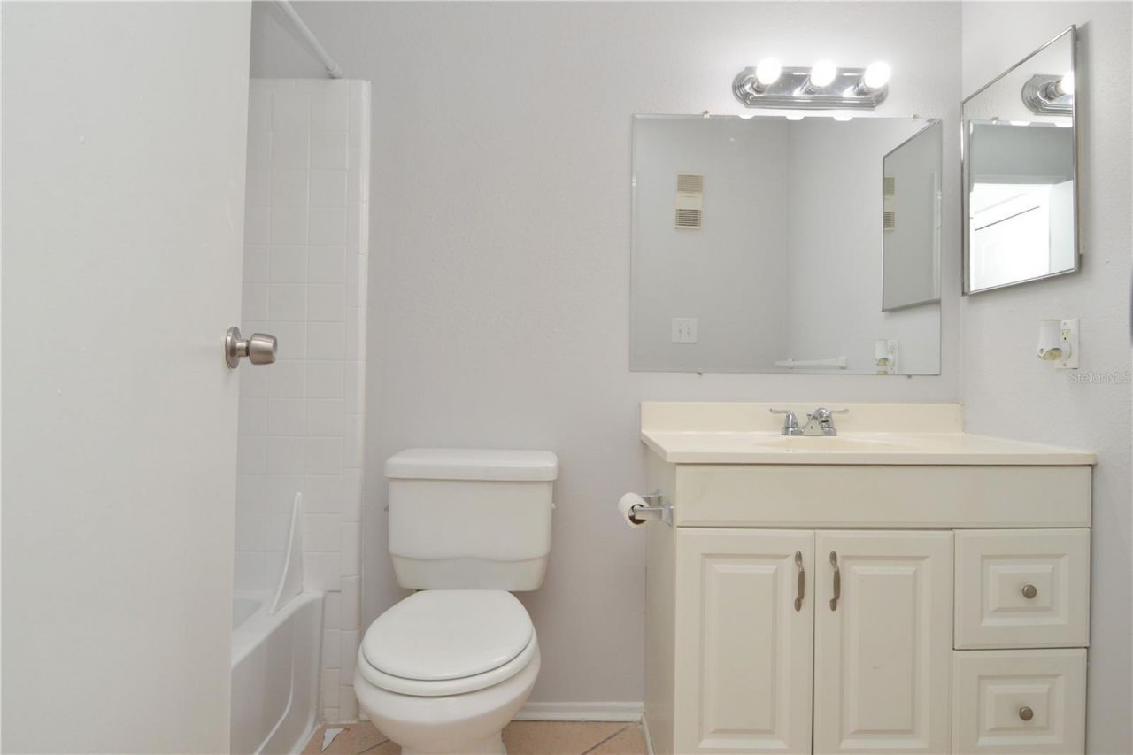 1400 Gandy Boulevard N, Unit 607, Saint Petersburg, FL 33702 Photo