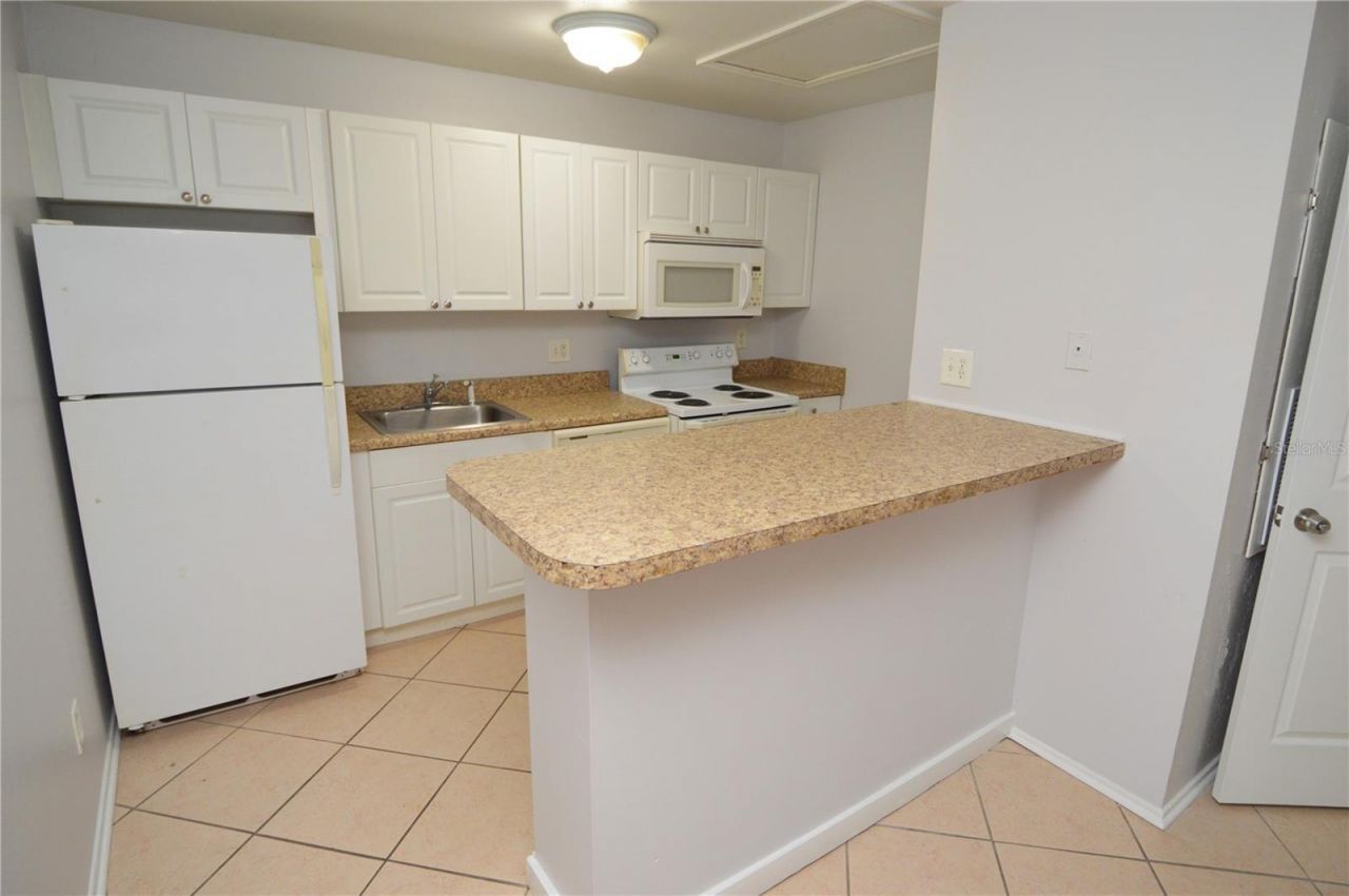 1400 Gandy Boulevard N, Unit 607, Saint Petersburg, FL 33702 Photo