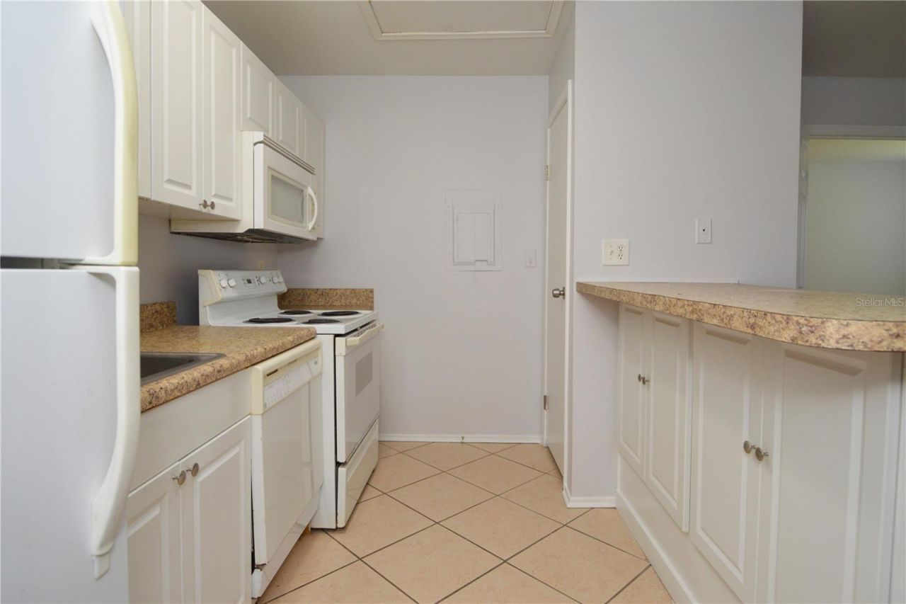 1400 Gandy Boulevard N, Unit 607, Saint Petersburg, FL 33702 Photo