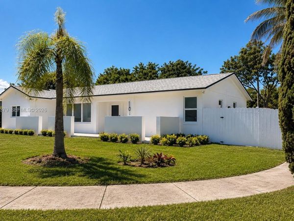 11011 SW 162nd Ter , Miami, FL 33157