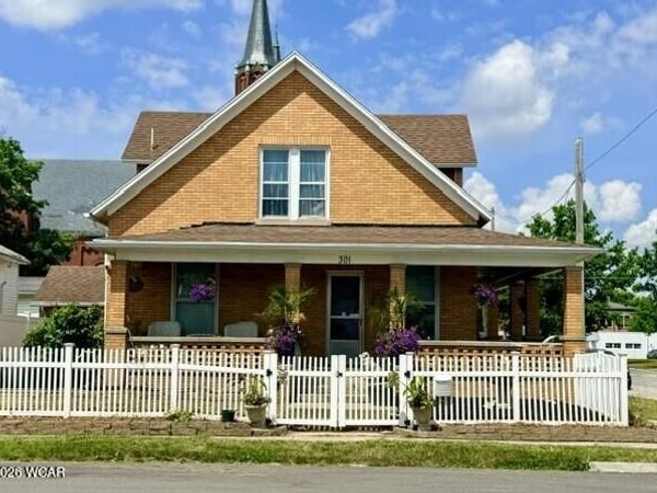 301 S Willipie Street, Wapakoneta, OH 45895